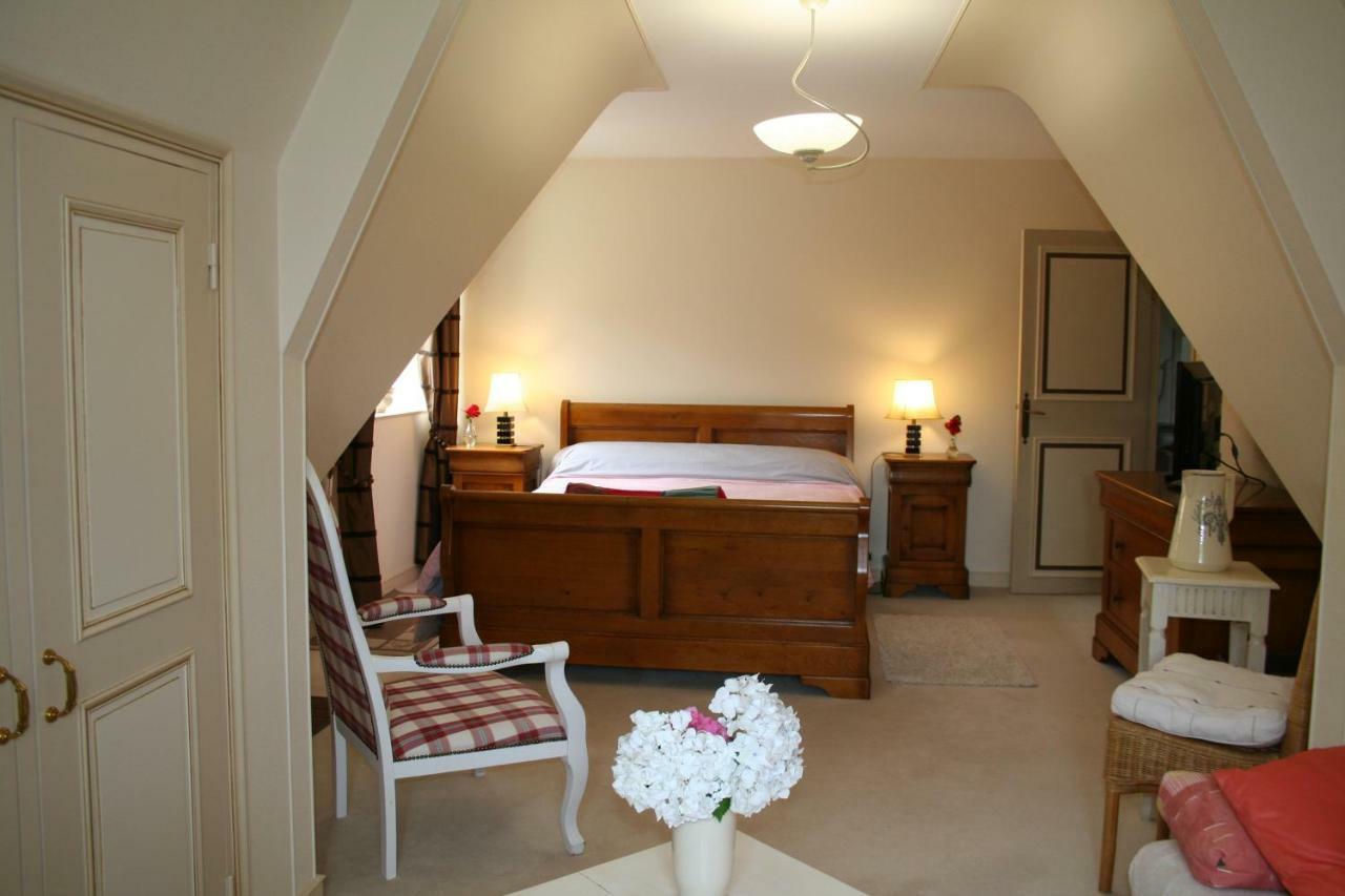 Chez Renee Et Raynal B&B Plounévez-Lochrist Zewnętrze zdjęcie