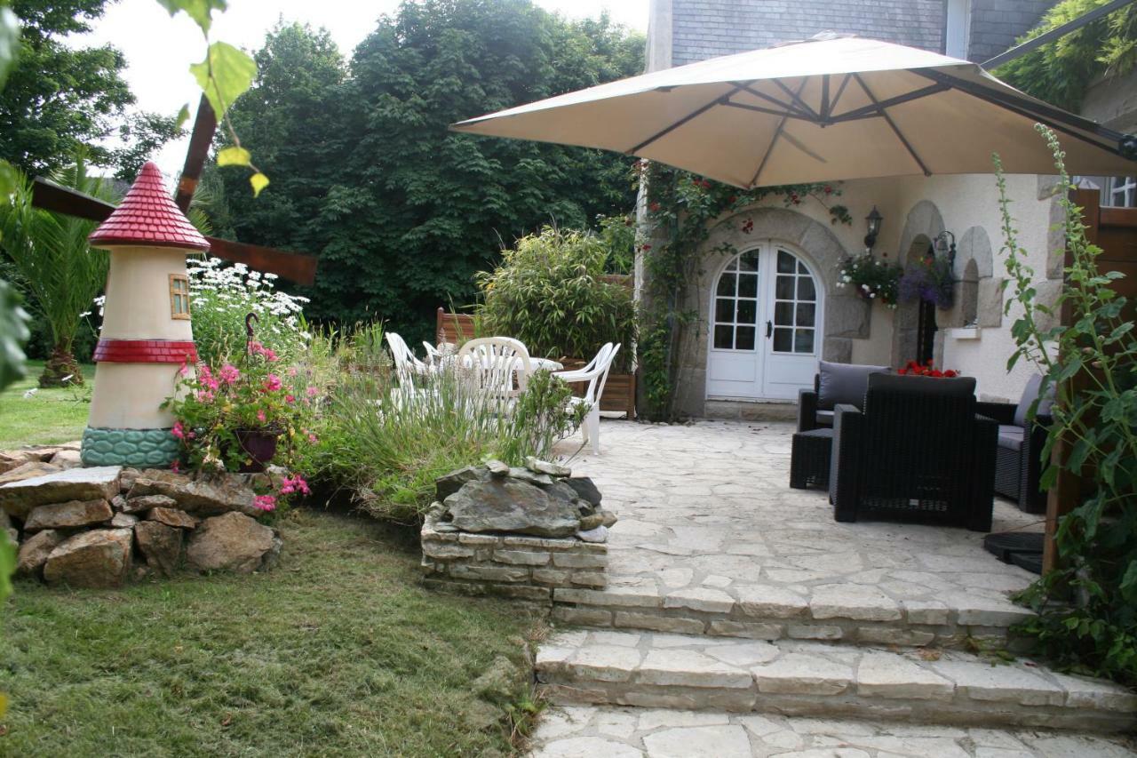 Chez Renee Et Raynal B&B Plounévez-Lochrist Zewnętrze zdjęcie