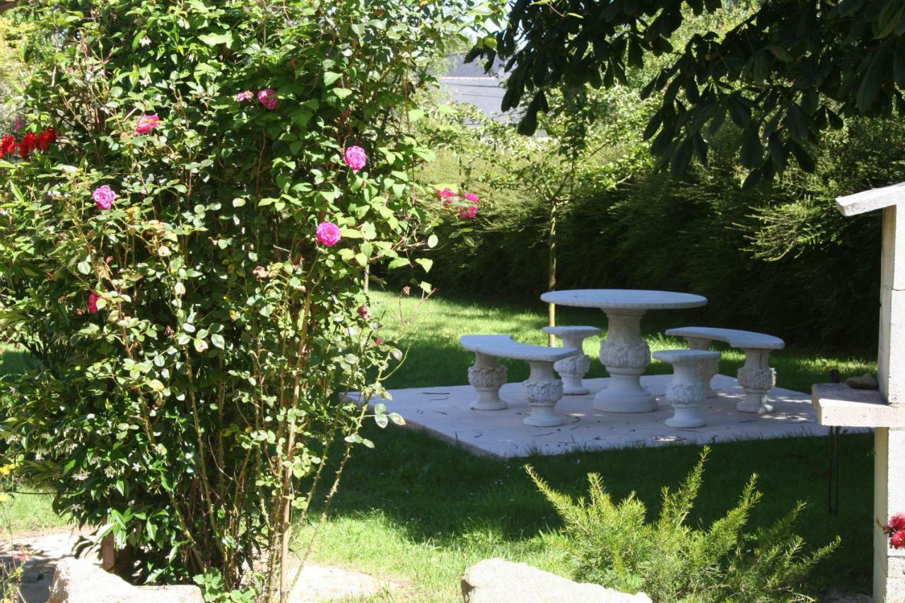 Chez Renee Et Raynal B&B Plounévez-Lochrist Zewnętrze zdjęcie